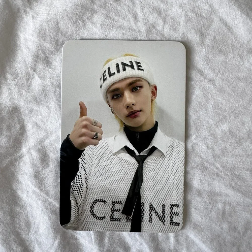 Hyunjin Oddinary Shopee VC photocard